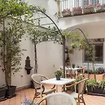 Petrucci Garden Отель типа 